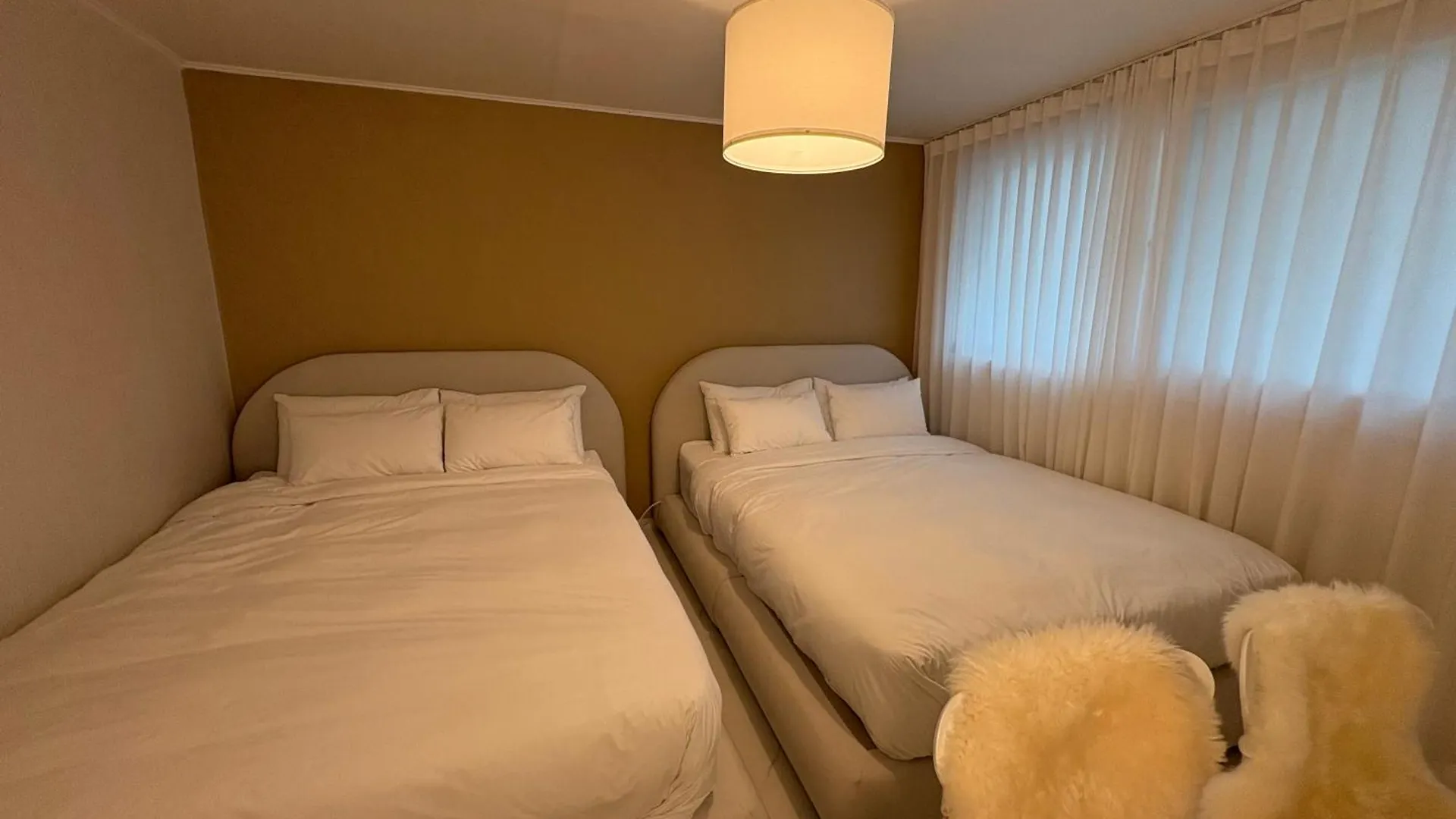 Modernstay Hongdae#Mangwon Local Market 10Mins, Hongdae, Airport Bus, Hanriver Park 10Min,Family Seoul