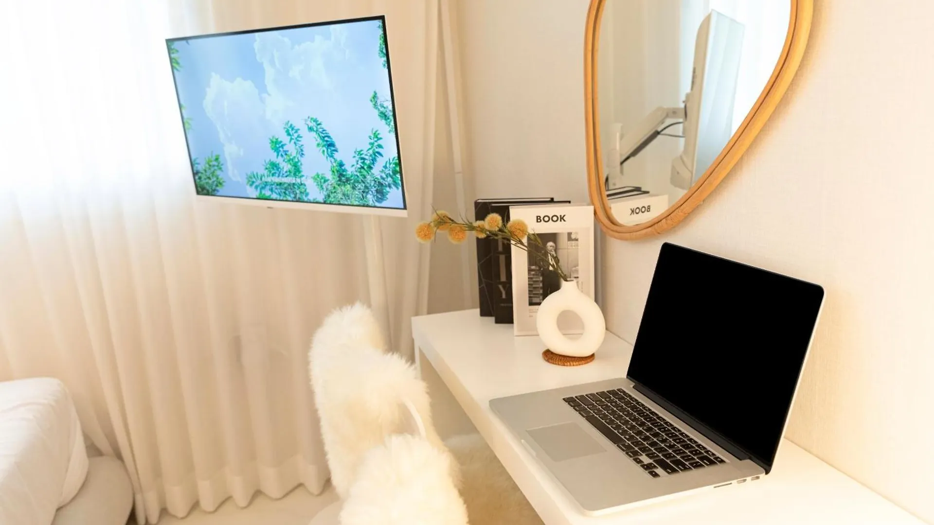 Modernstay Hongdae#Mangwon Local Market 10Mins, Hongdae, Airport Bus, Hanriver Park 10Min,Family Seoul