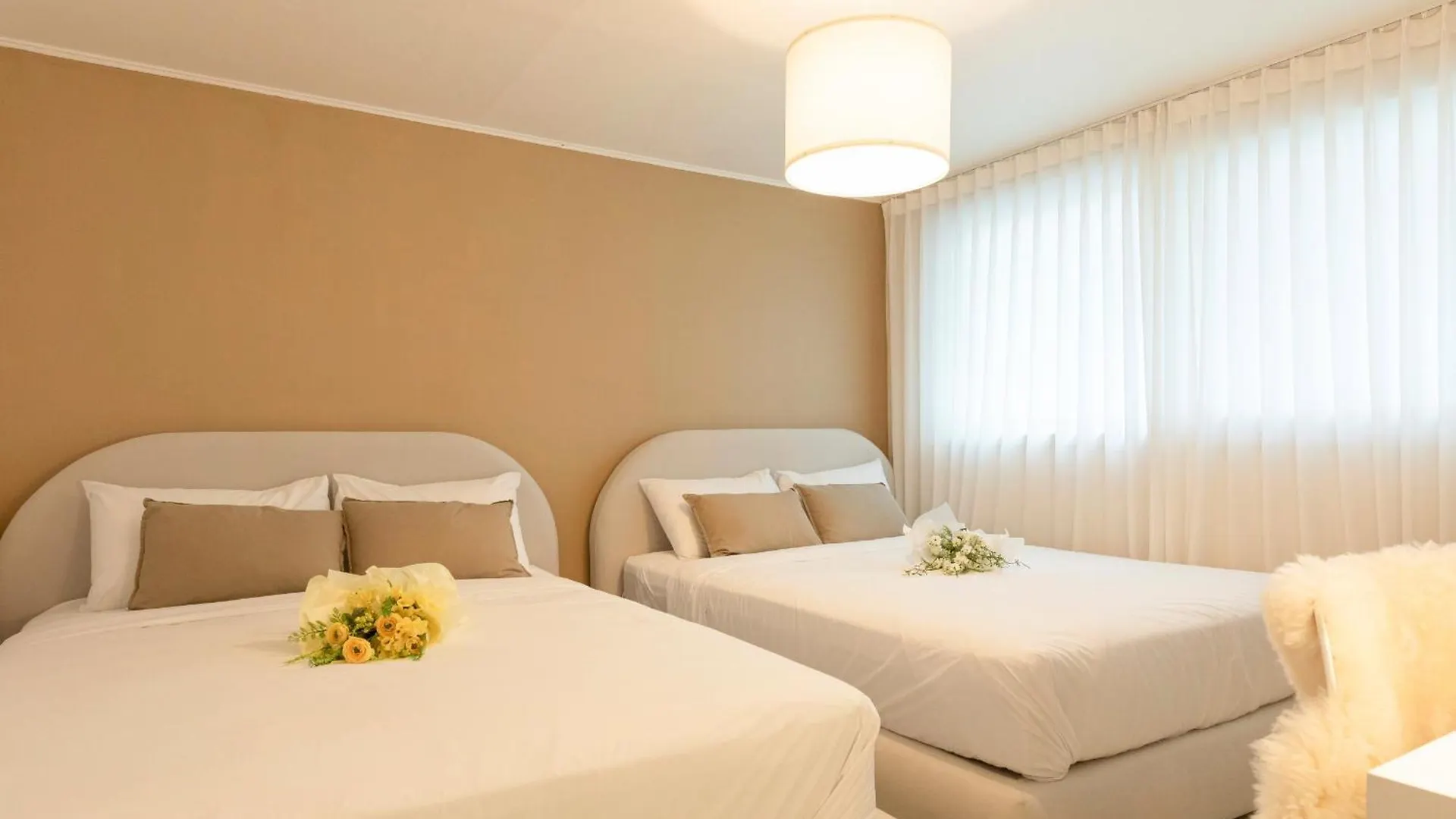 Apartment Modernstay Hongdae#Mangwon Local Market 10Mins, Hongdae, Airport Bus, Hanriver Park 10Min,Family Seoul