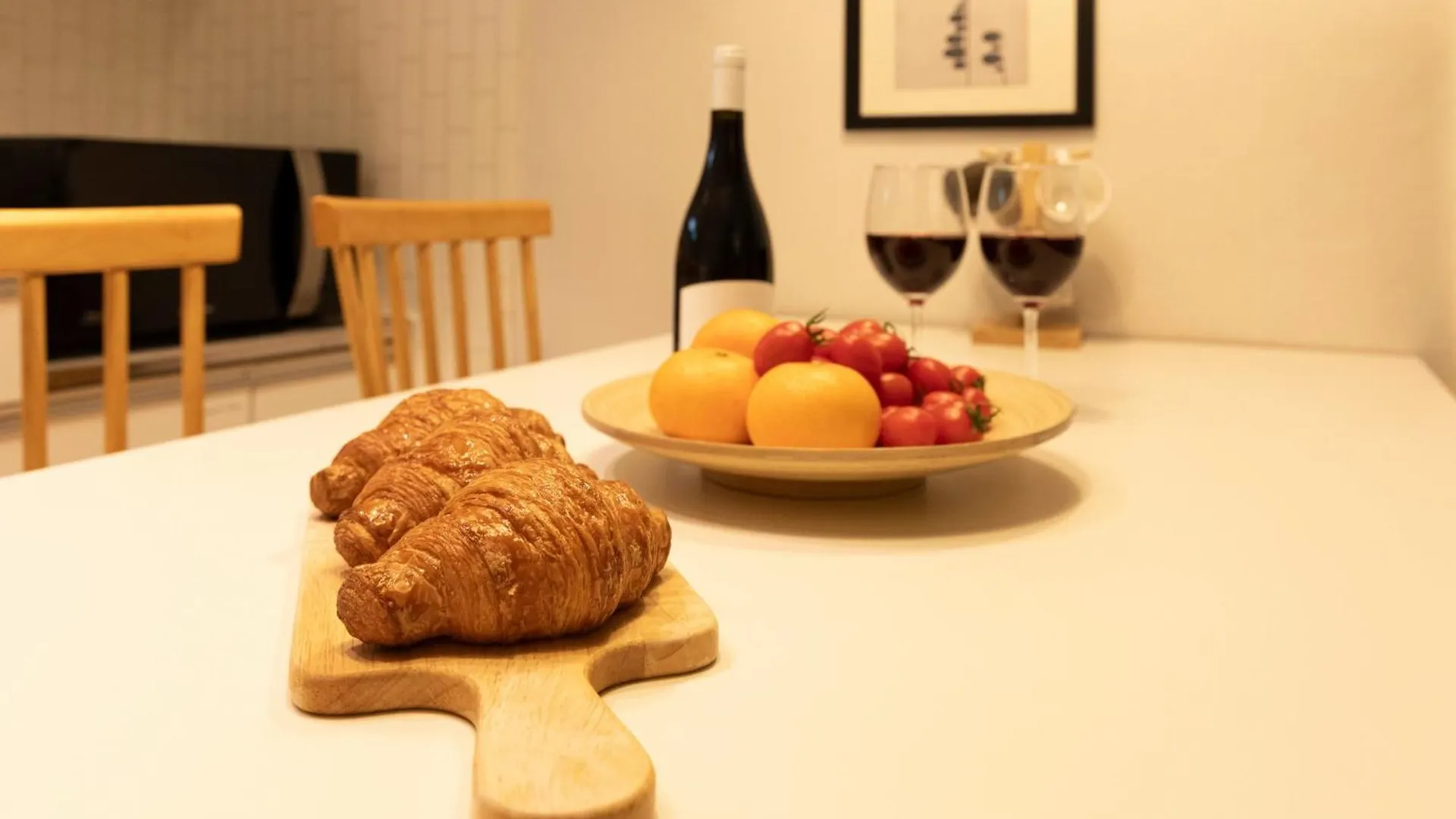 Modernstay Hongdae#Mangwon Local Market 10Mins, Hongdae, Airport Bus, Hanriver Park 10Min,Family Seoul