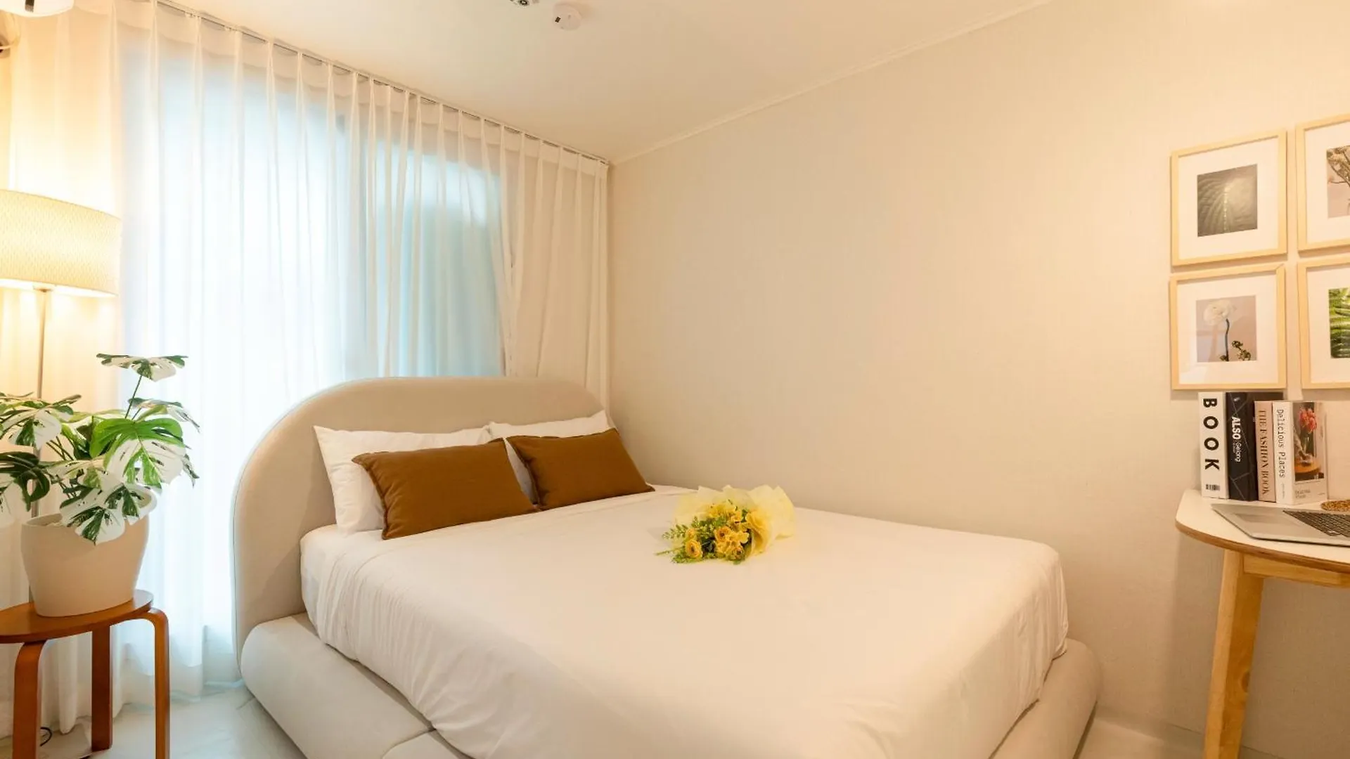Apartment Modernstay Hongdae#Mangwon Local Market 10Mins, Hongdae, Airport Bus, Hanriver Park 10Min,Family Seoul South Korea