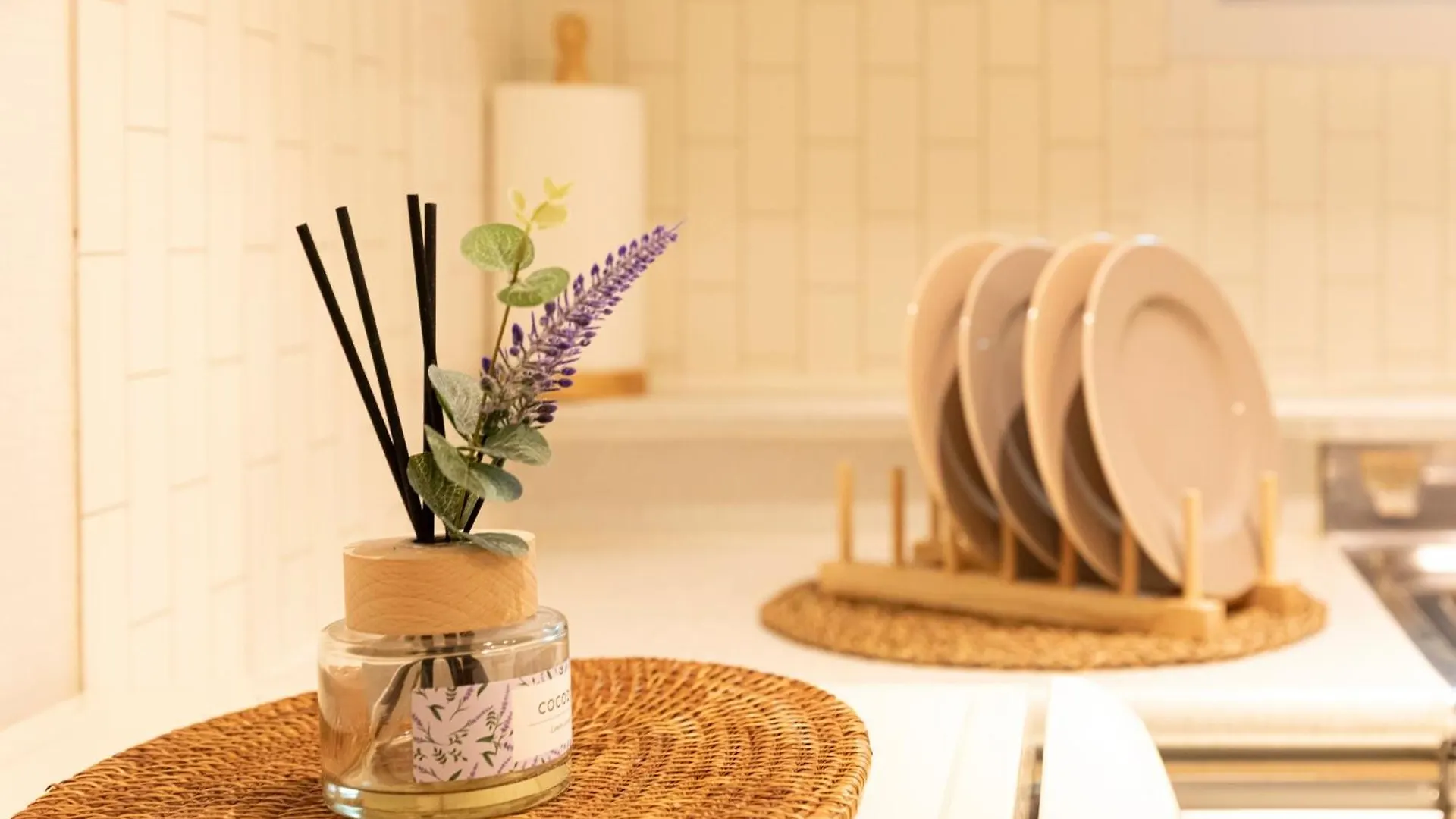 Apartment Modernstay Hongdae#Mangwon Local Market 10Mins, Hongdae, Airport Bus, Hanriver Park 10Min,Family Seoul